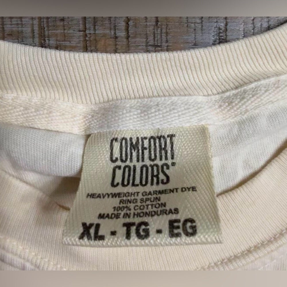 Comfort Colors Cream Tee with Festive Bow Tree Design - Picture 2 of 6